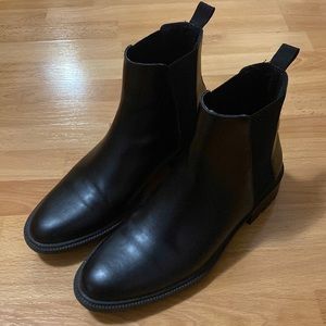Women’s Chelsea boots